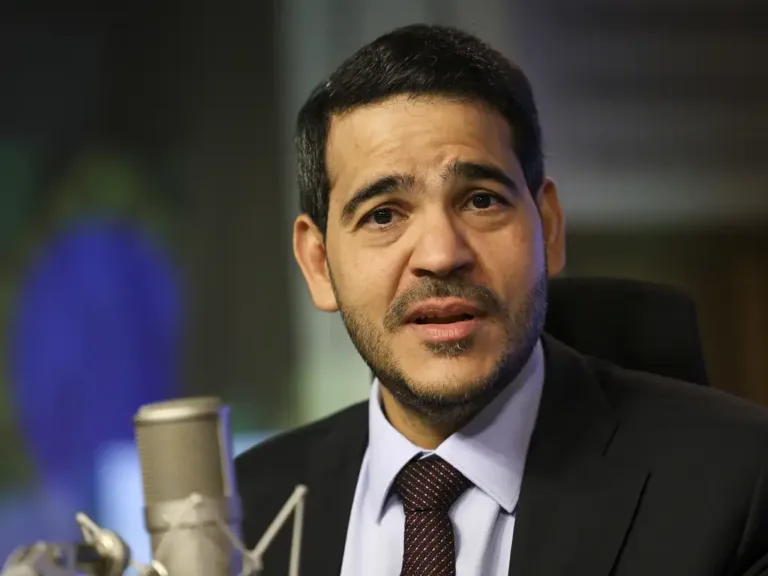 Lula confirma Messias no STF; juristas destacam lealdade política e carreira no serviço público