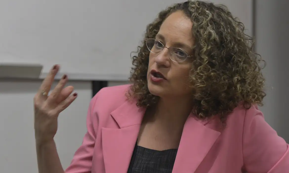 Quando foi deputada federal, Luciana Genro apresentou um projeto para regulamentar o dispositivo