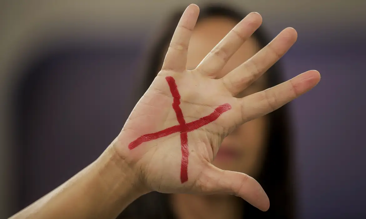 sete em cada dez mulheres vítimas de violência tiveram ao menos uma testemunha ocular do que sofreram