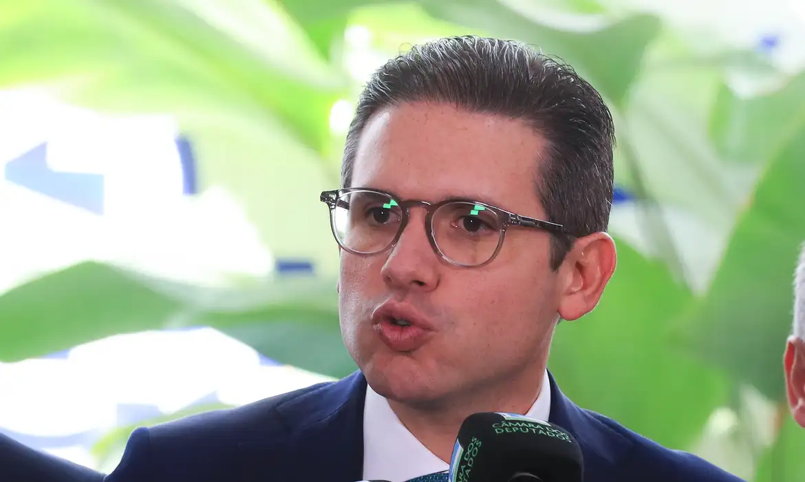 O deputado não participou de audiência de conciliação e foi representado pelo advogado da Advocacia da Câmara dos Deputados, Jules Michelet Pereira Queiroz e Silva