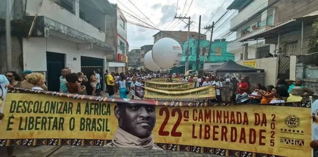 Novembro Negro: 22ª Caminhada da Liberdade leva milhares de pessoas às ruas de Salvador 