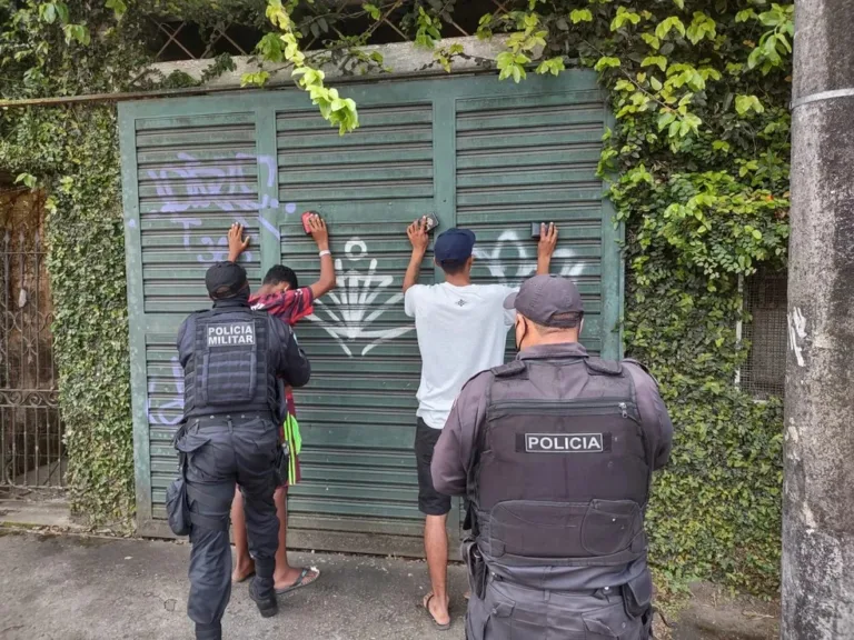 Por envolvimento com drogas, pessoas negras ficam um ano a mais presas do que as brancas no RJ