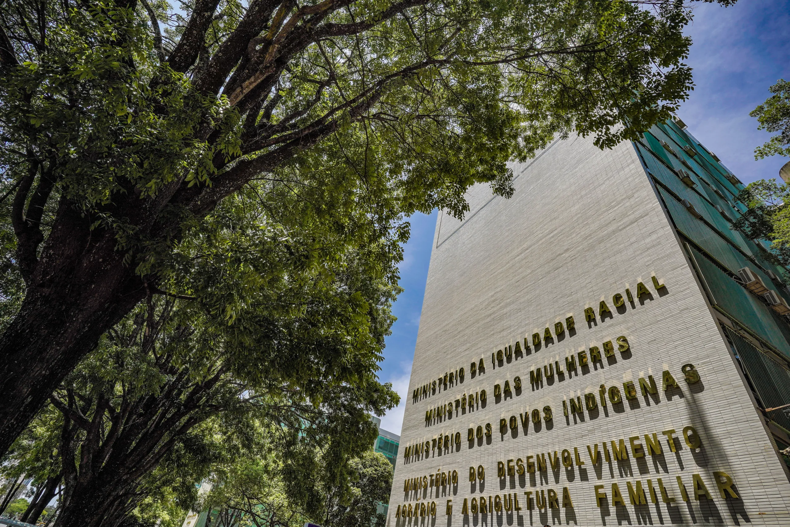 Ministério da Igualdade Racial precisou ser evacuado na manhã desta terça-feira (25).