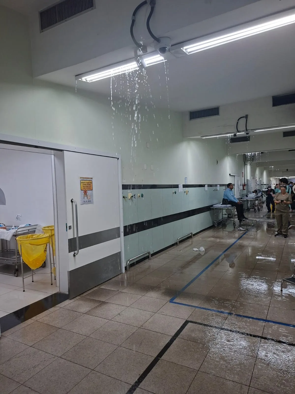 O episódio de inundação no Hospital João XXIII, neste domingo (23/11), desencadeou uma série de reações e cobranças por parte de entidades de controle e lideranças políticas