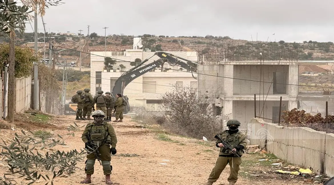 A ocupação demoliu uma casa em construção em Al-Khader