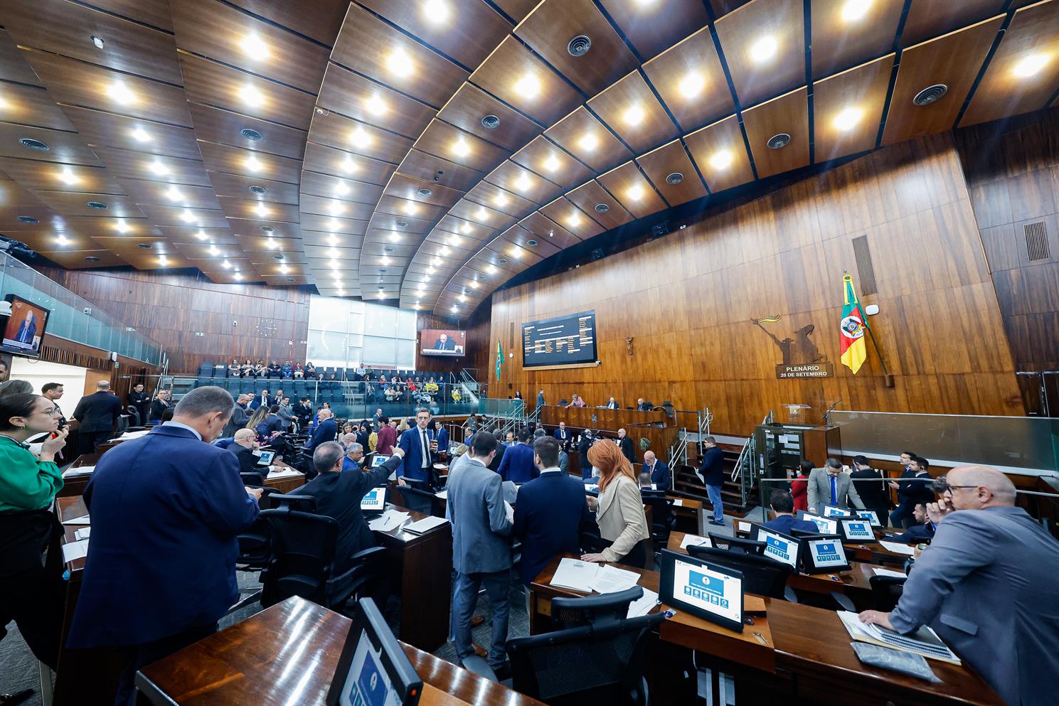 Sessão plenária desta terça-feira (9) aprovou 15 dos 16 projetos que constavam na Ordem do Dia da sessão, todos do Poder Executivo