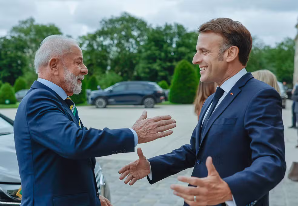 Presidente francês Emmanuel Macron e presidente brasileiro Luiz Inácio Lula da Silva