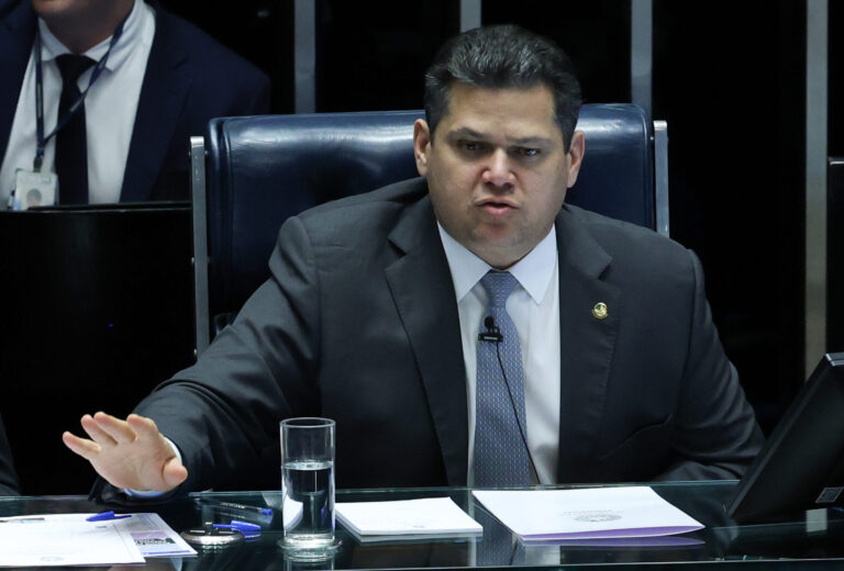 ‘Birra’ de Alcolumbre com Messias revela Senado mais chantagista e STF em disputa