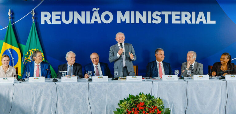 'Não há prognóstico positivo para aliança à direita para União Brasil', diz cientista político