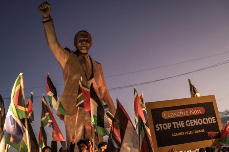 Caluniado por Marco Rubio, legado de Mandela segue forte na África do Sul 12 anos após morte
