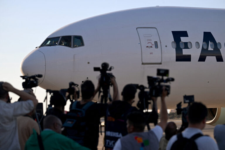 Venezuela retoma voos de repatriados após fala de Trump sobre fechamento do espaço aéreo