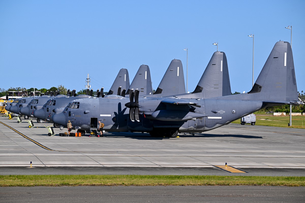 Aeronaves MC-130 Hercules dos EUA enviadas para base militar estadunidense em Porto Rico, para pressionar a Venezuela