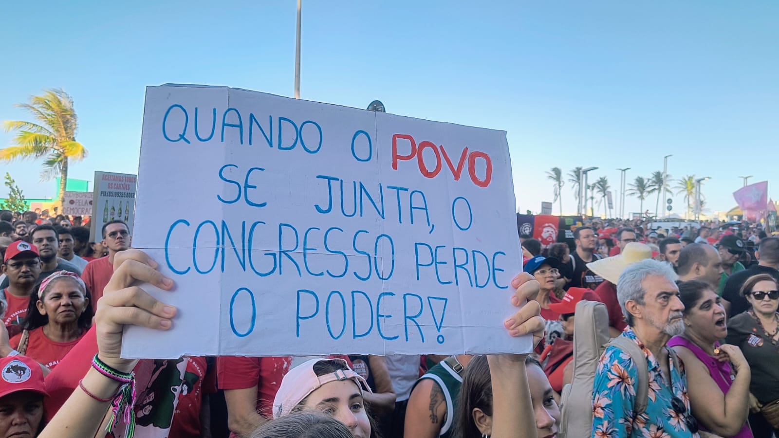 Em Fortaleza, a ação contou com apresentações artísticas de Ednardo, Selvagens à Procura de Lei, Vanessa A Cantora, O Cheiro do Queijo, entre outros artistas.