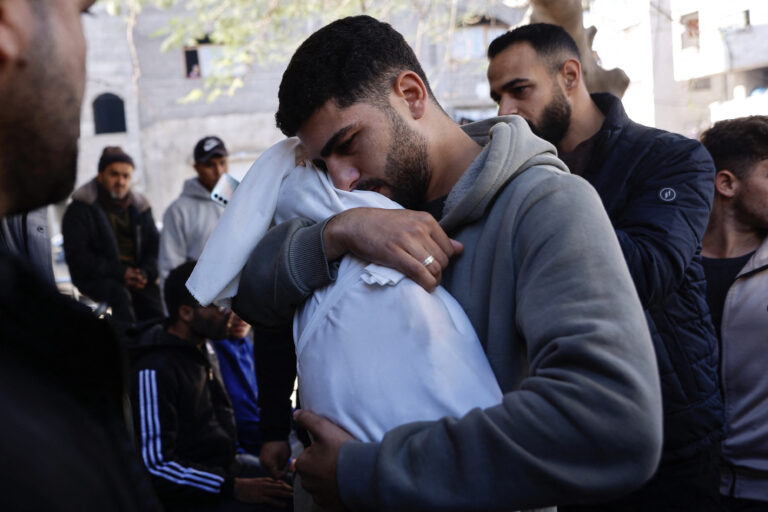 Ataque de Israel contra escola em Gaza deixa ao menos cinco mortos