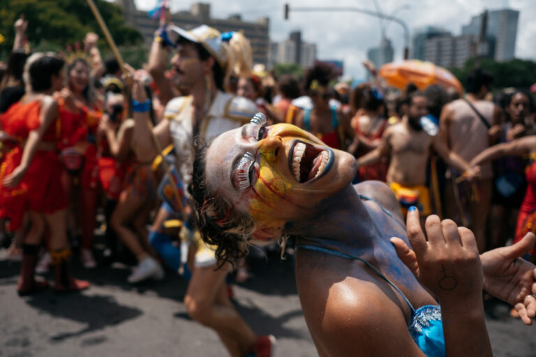 Bloco da Laje abre oficinas de percussão, corpo brincante e fantasias para o Carnaval 2026