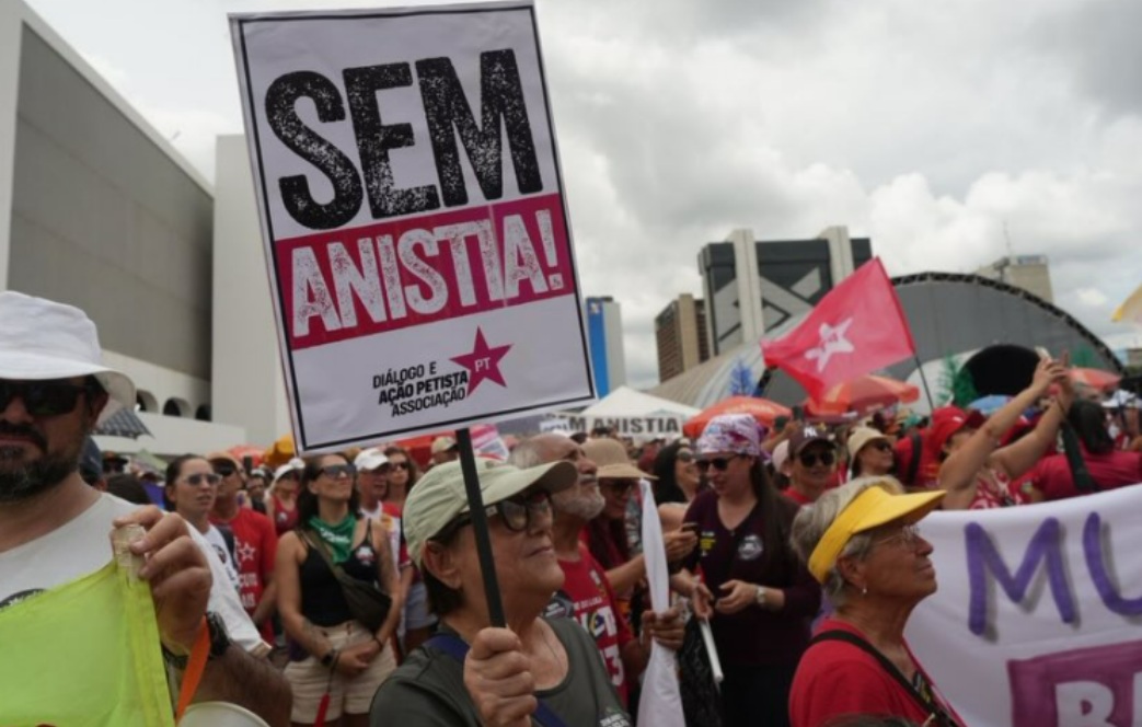 Manifestantes ocuparam as ruas de Brasília (DF) contra anistia a condenados pela trama golpista - Divulgação/Juliana Duarte