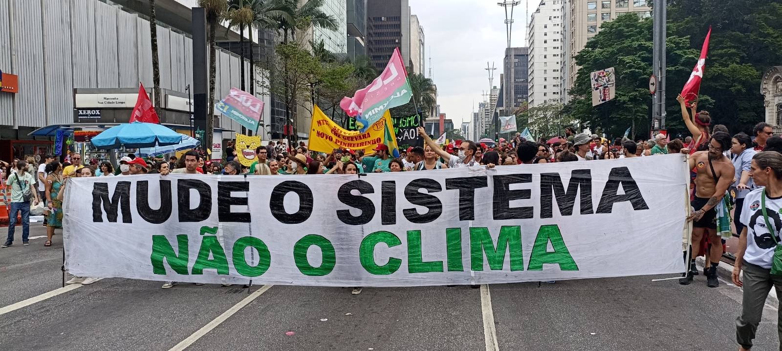 Quando  observamos quem controla esses recursos, como são distribuídos e quais territórios são priorizados, o que fica claro é a reafirmação de um modelo excludente, concentrador e que segue sendo injusto.