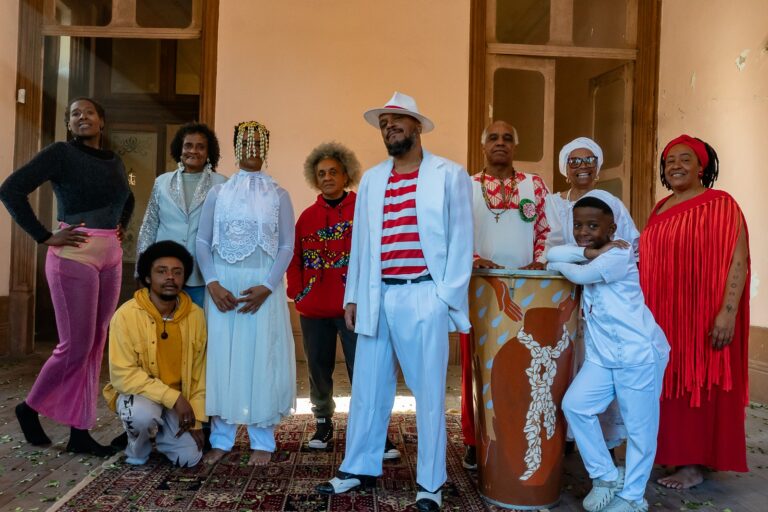 Curta 'Tempo Tambor' ocupa casarão de Pelotas (RS) com música, poesia e memória ancestral