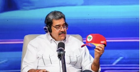 Com boné do MST, Maduro pede apoio a brasileiros e diz que só usará armas 'pela paz'