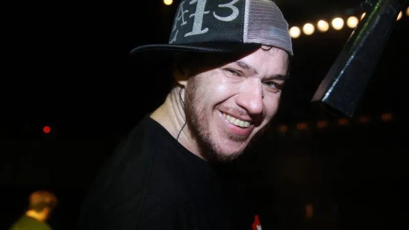 Para quem busca nostalgia e música, Marginal trará a cinebiografia de Chorão, explorando a alma do vocalista do Charlie Brown Jr. entre o skate e os palcos