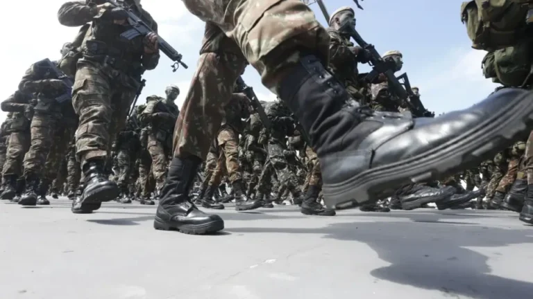 De novo os militares querem advertir a Nação nas eleições de 2026