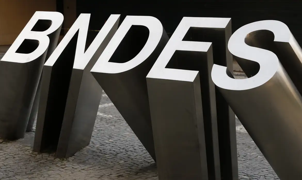 Banco Nacional de Desenvolvimento Econômico e Social (BNDES)