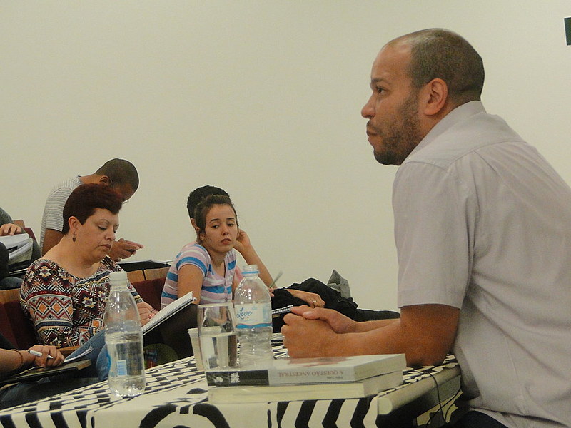 Muryatan Barbosa é sociólogo, historiador e professor de relações internacionais e ciências humanas na Universidade Federal do ABC (UFABC)