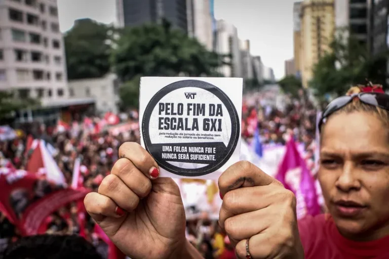 Ano eleitoral não impede redução da jornada de trabalho, diz ministro
