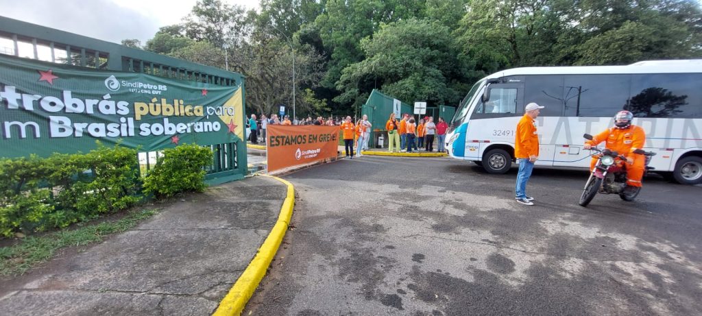 Trabalhadores da Petrobras no RS encerram greve após contraproposta da estatal