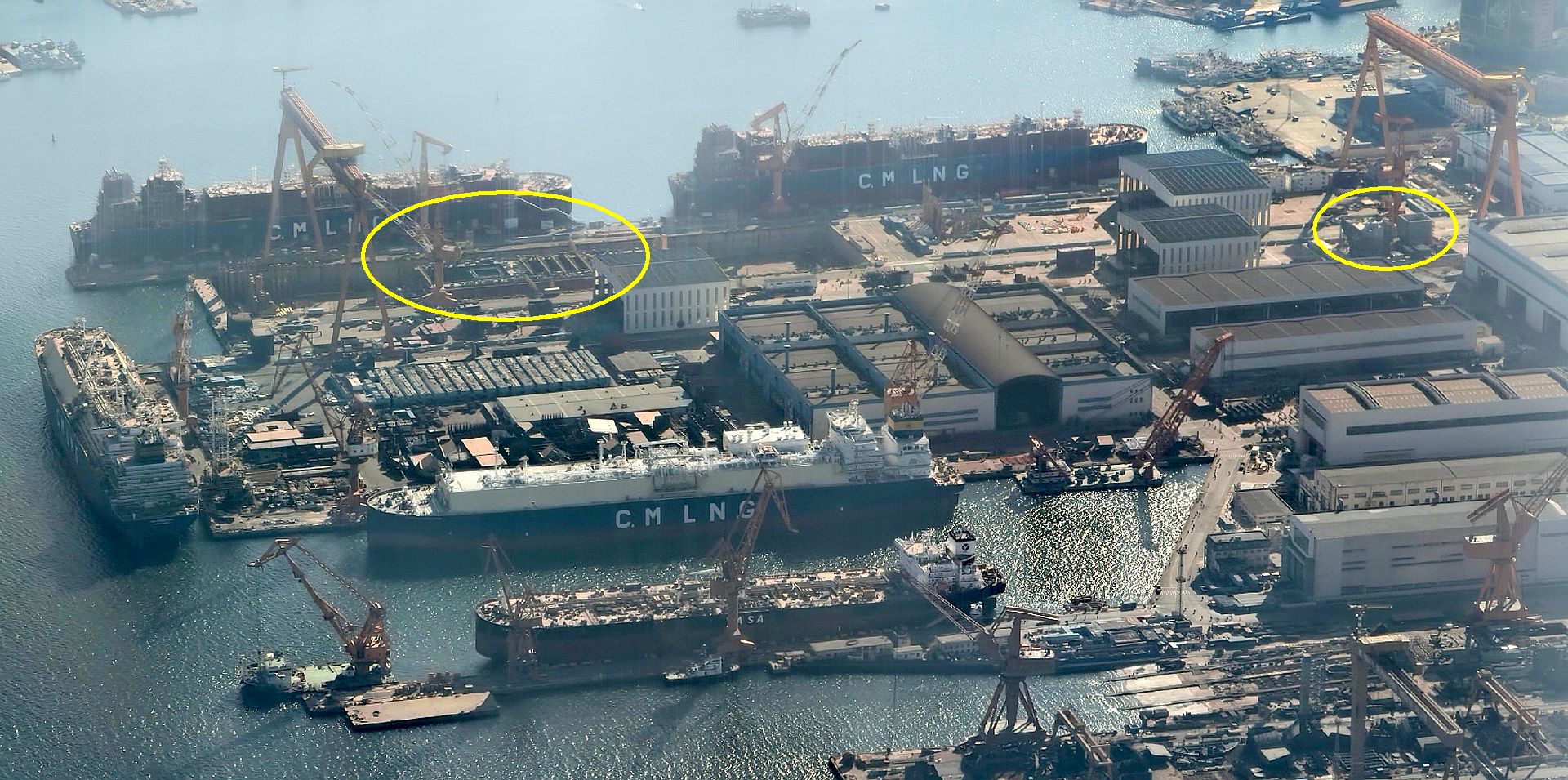 A Marinha Popular de Libertação da China possui atualmente mais de 350 navios de guerra, incluindo 3 porta‑aviões em operação, dezenas de submarinos nucleares e convencionais, destróieres e fragatas equipados com tecnologia avançada
