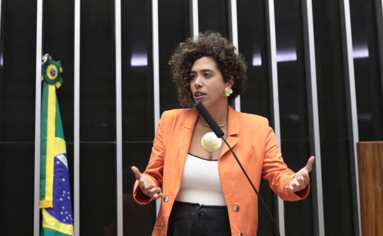 Após críticas, Hugo Motta retoma escolta de deputada do Psol ameaçada