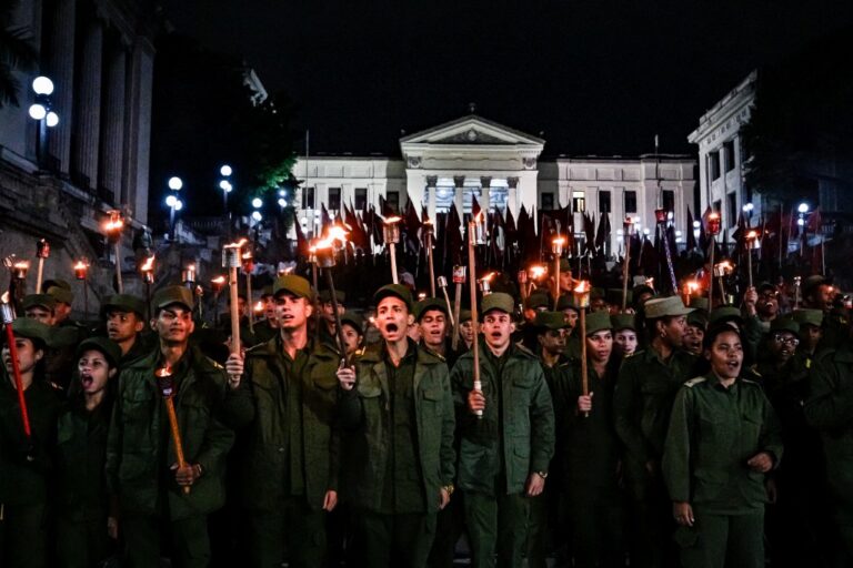 Cuba reage a novas sanções dos EUA: 'A decisão é uma só, pátria ou morte, venceremos!'