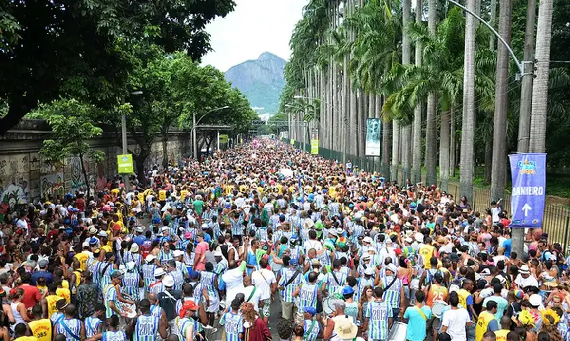 Ensaio do bloco Suvaco do Cristo, tradição do Carnaval carioca