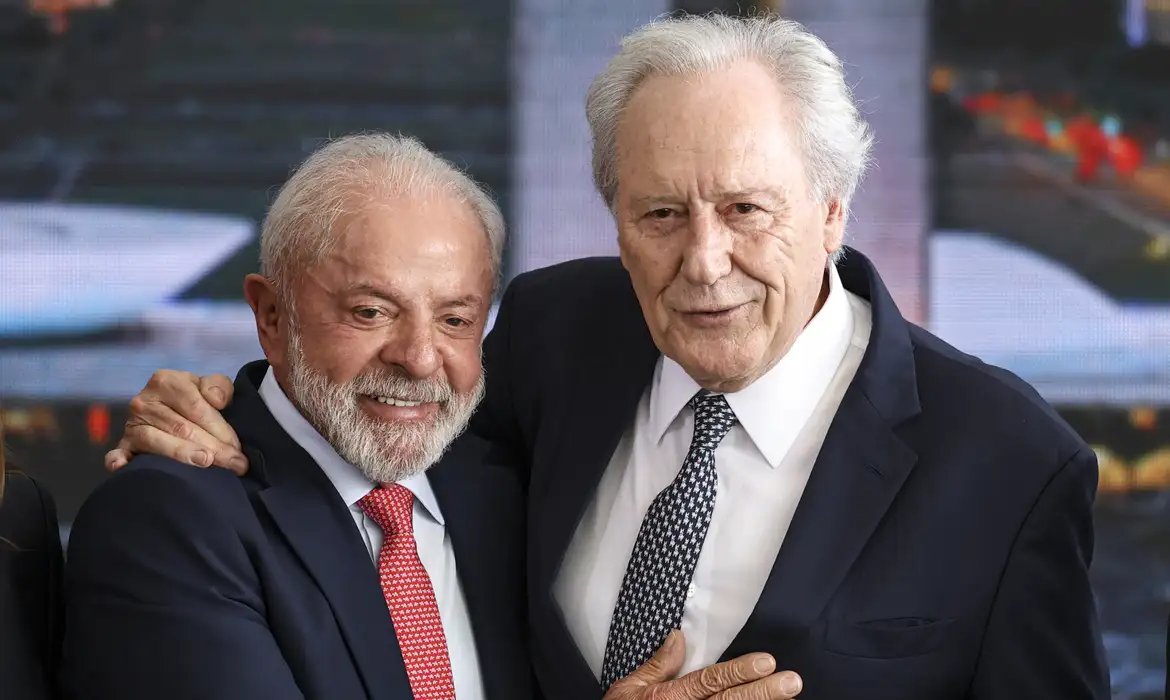 O presidente Luiz Inácio Lula da Silva e o ministro da Justiça, Ricardo Lewandowski, participam da cerimônia relativa aos atos antidemocráticos de 8 de janeiro e assinatura de veto integral ao PL da Dosimetria. Foto: Marcelo Camargo/Agência Brasil© Marcelo Camargo/Agência Brasil