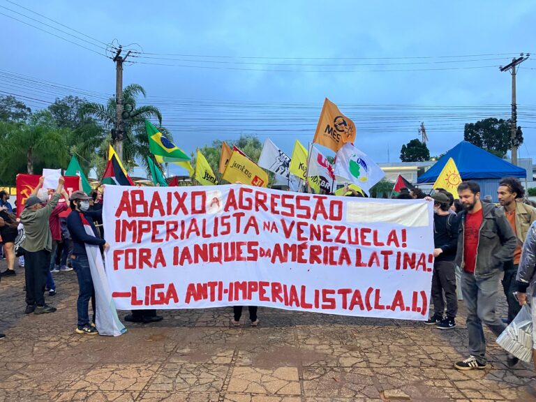Durante ato em Brasília, organizações alertam para riscos ao Brasil e repudiam invasão dos EUA
