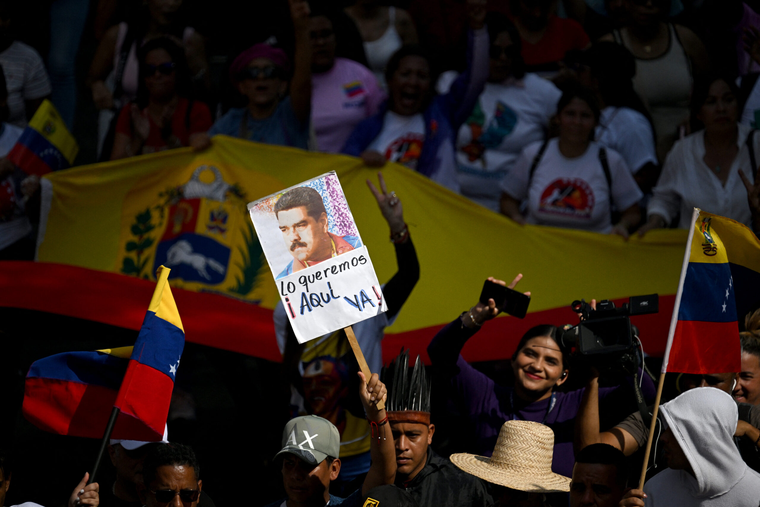 Manifestações em Caracas condenam a agressão militar estadunidense e exige a devolução de Nicolás Maduro e Cilia Flores.