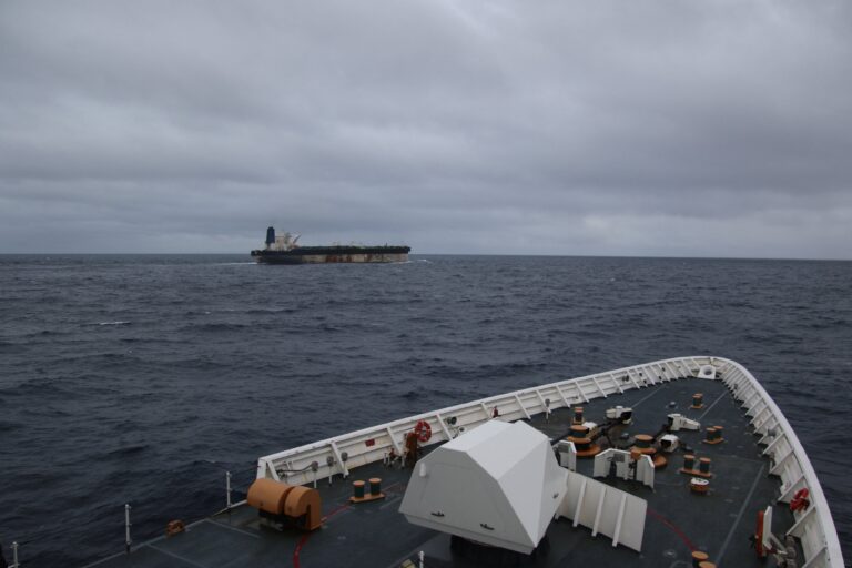 Rússia acusa EUA de violar Direito do Mar após apreensão de navio petroleiro da Venezuela
