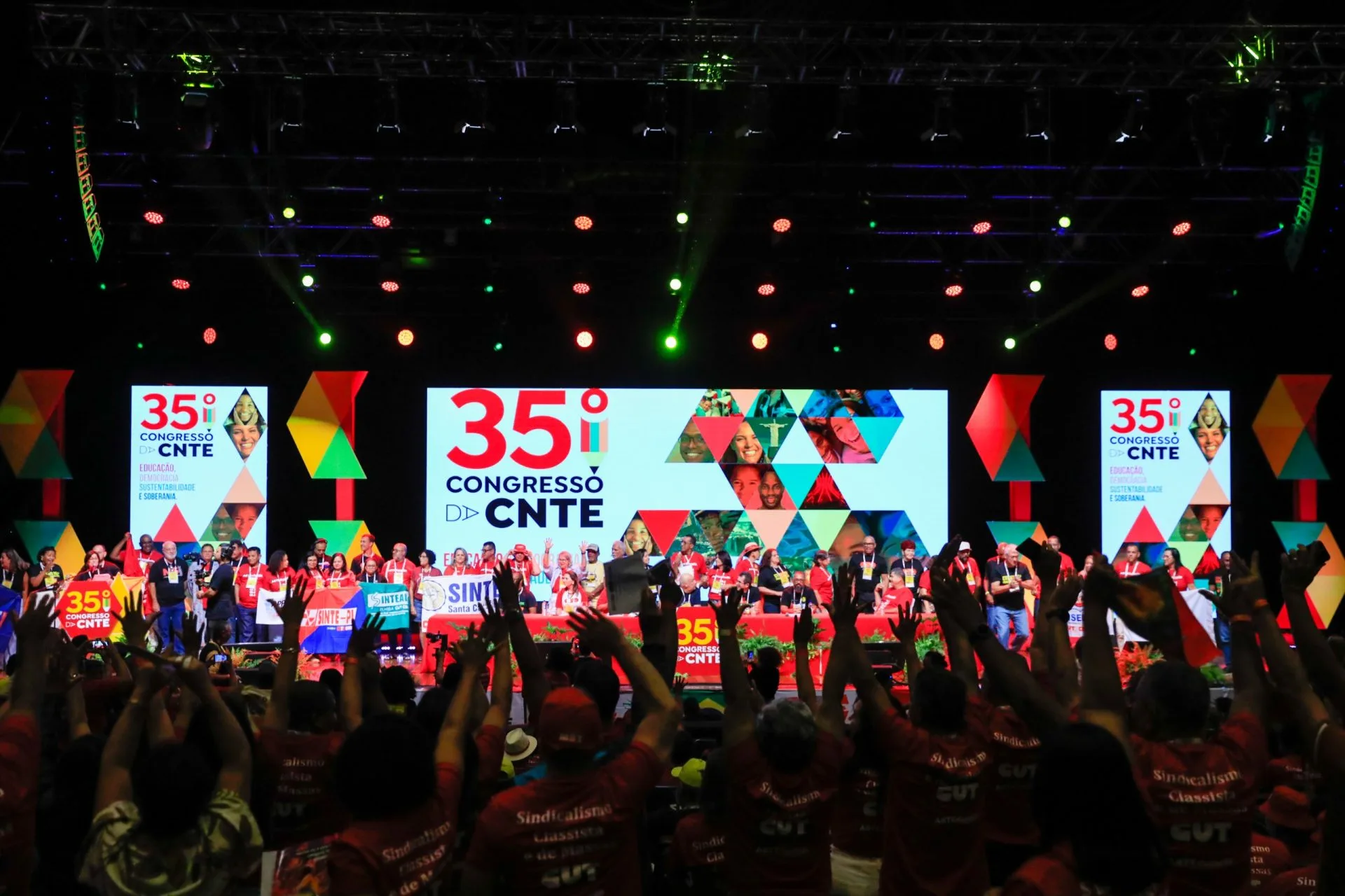 A votação para a nova composição da direção da instituição aconteceu no dia 17 de janeiro, dentro da programação do 35º Congresso da CNTE realizado em janeiro deste ano em Brasília.