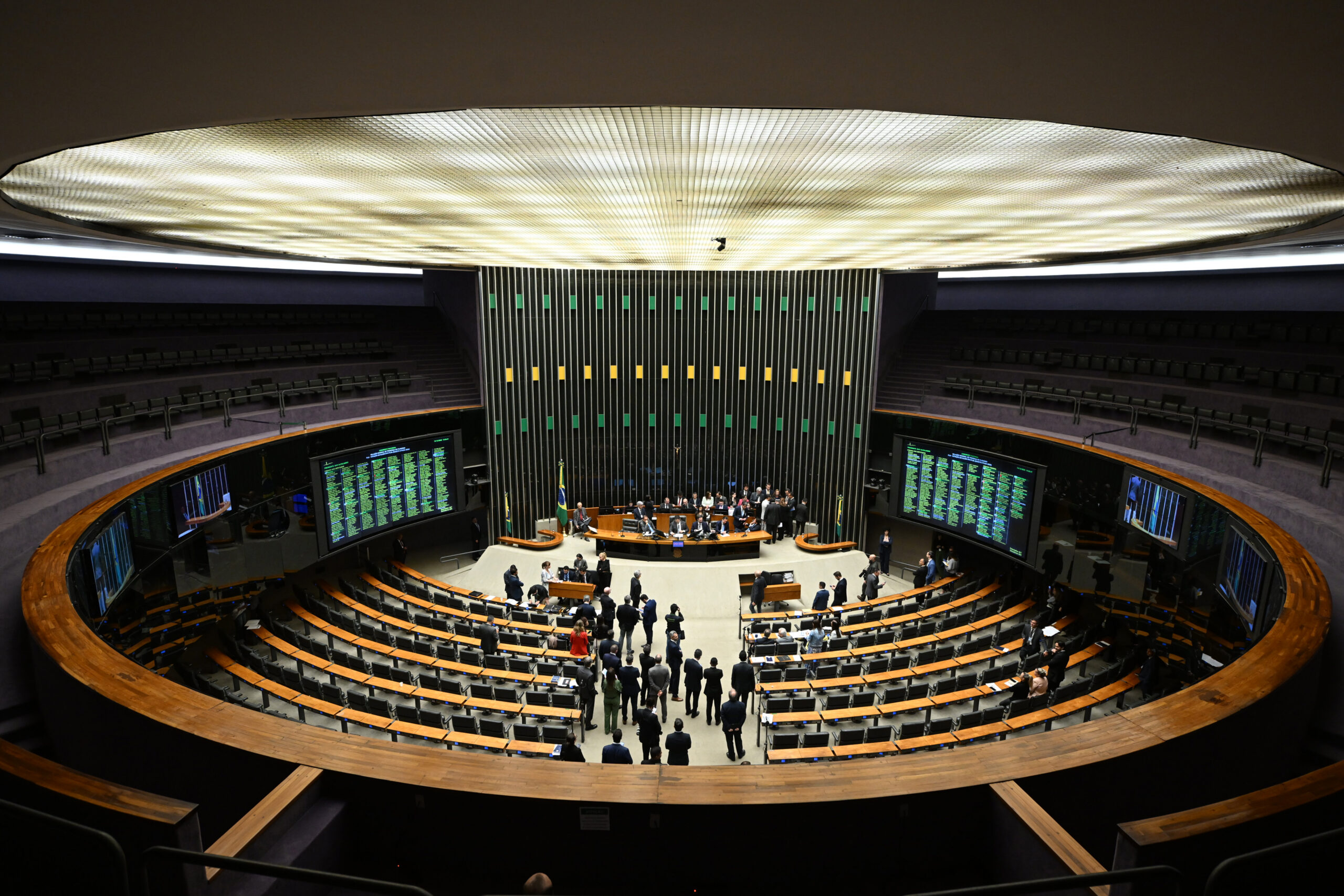 Partidos ainda terão R$ 5 bilhões à disposição para fazer campanha eleitoral.