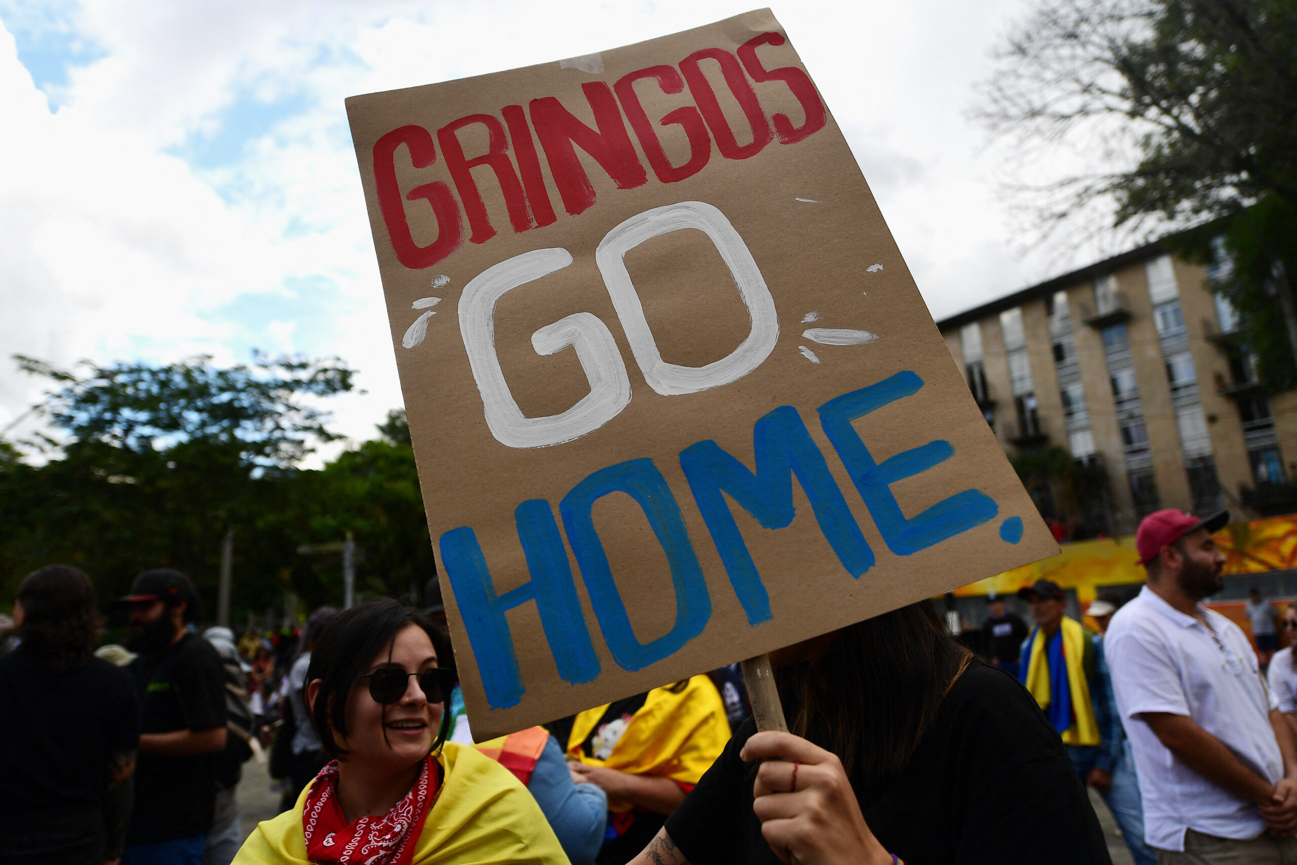 Colombianos protestam contra Donald Trump em Bogotá