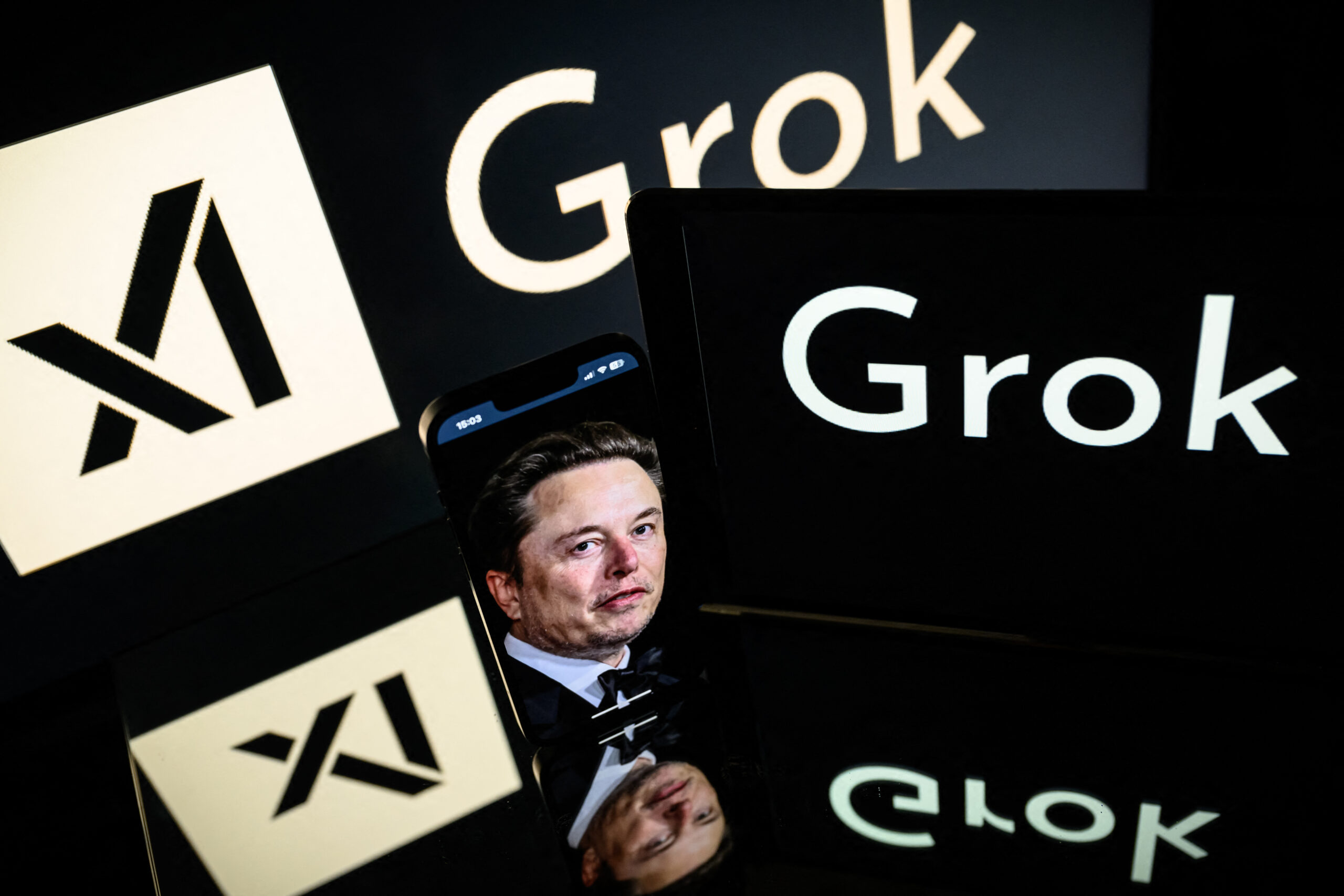 Grok, de Elon Musk, foi a ferramenta usada para criação das imagens de mulheres e crianças nuas