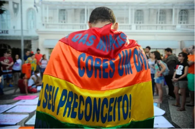 Assassinato de professor expõe crescimento da violência contra pessoas LGBT+ no DF
