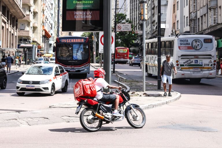 Ondas de calor levam trabalhadores e trabalhadoras ao limite e entram na agenda sindical