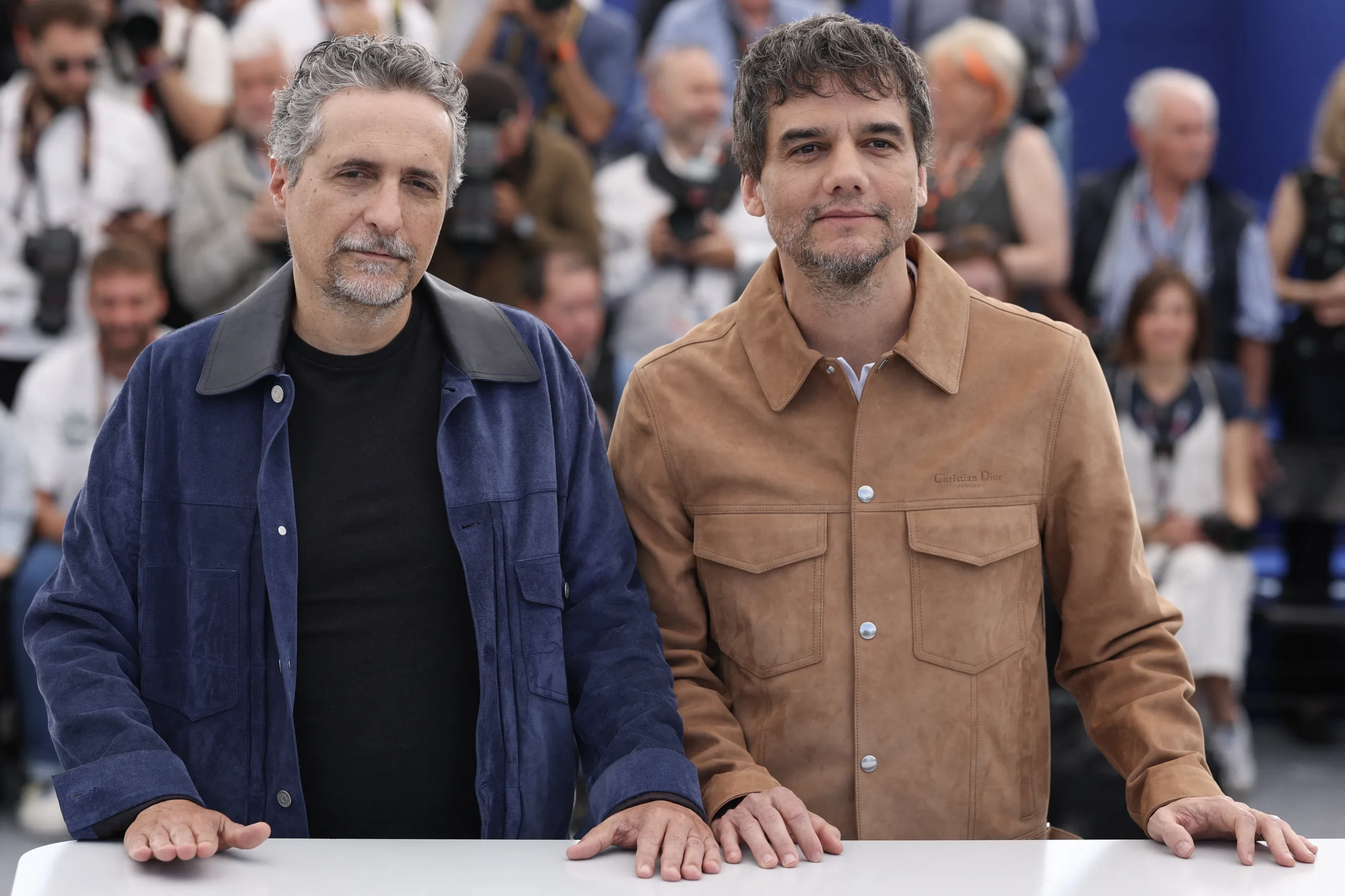 Kleber Mendonça Filho e Wagner Moura, diretor e protagonista de 'O Agente Secreto' – foto: Valery Hache/AFP