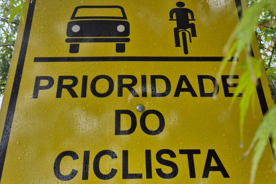 Porto Alegre não é uma cidade acolhedora para ciclistas. E não é apenas pela falta de ciclovias, mas também pela cultura carrocentrista e pela covardia de alguns motoristas