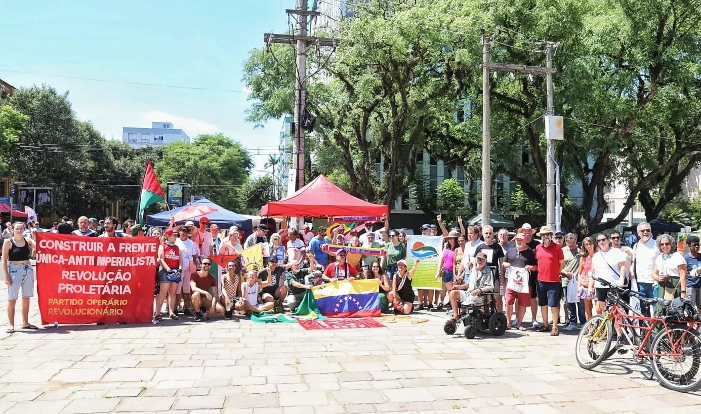 Ato na Redenção marcou os 25 anos do Fórum Social Mundial em Porto Alegre