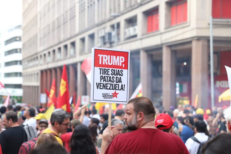 Pelo Brasil, protestos contra ataque à Venezuela marcam atos que relembram 8 de janeiro