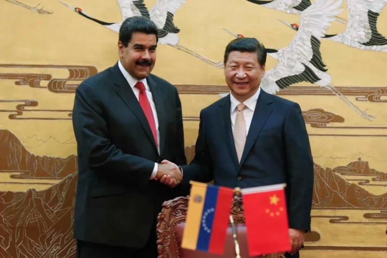China diz que negociações com a Venezuela 'serão protegidas' e condena 'intimidação' dos EUA