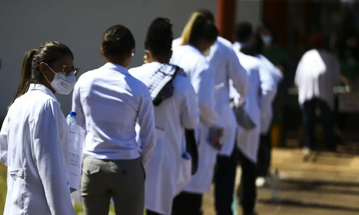 Cerca de 30% tiveram desempenho insatisfatório, quando menos de 60% dos estudantes foram considerados proficientes.