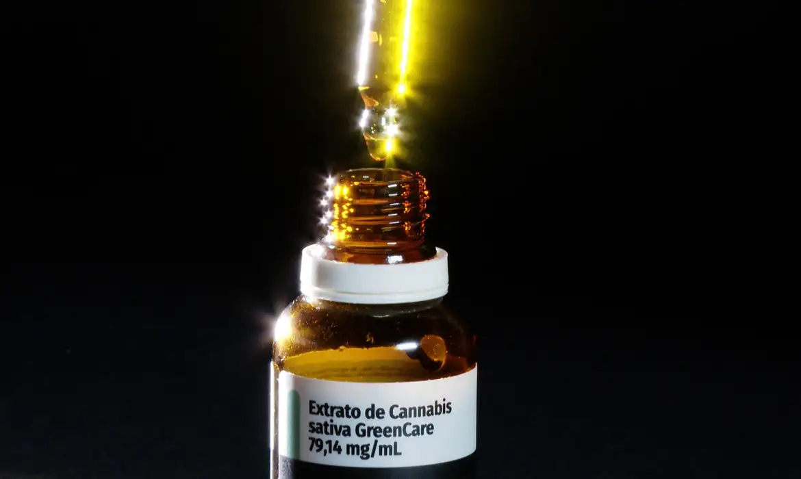 Inauguração da primeira clínica social de cannabis medicinal do DF marca avanço no acesso ao tratamento para pessoas em vulnerabilidade.